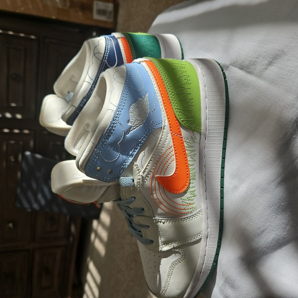 Nike Air Jordan Day/Night sneakers. - Picture 4 of 14